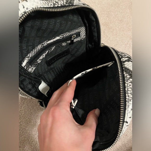 Brand New Rattlesnake Steve Madden Backpack - Picture 3 of 6